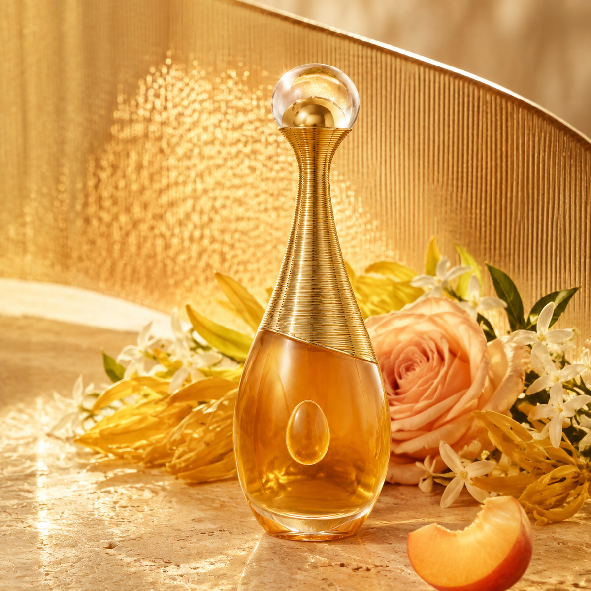 Dior J’adore Intense ve zlatém květinovém světle s jasmínem a ylang-ylang – MrRizz