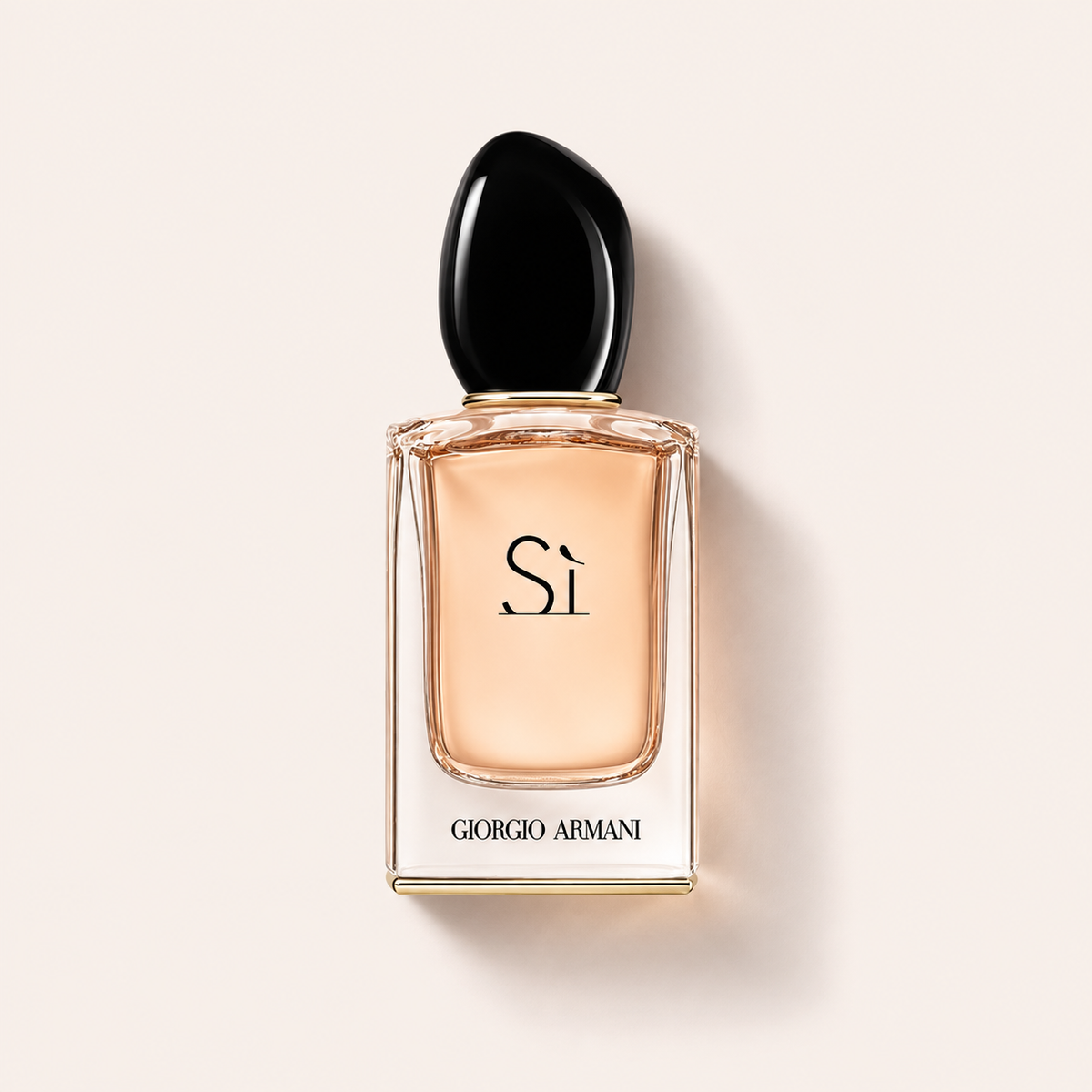 Flakon Giorgio Armani Sì EDP 50 ml na béžovém pozadí – MrRizz