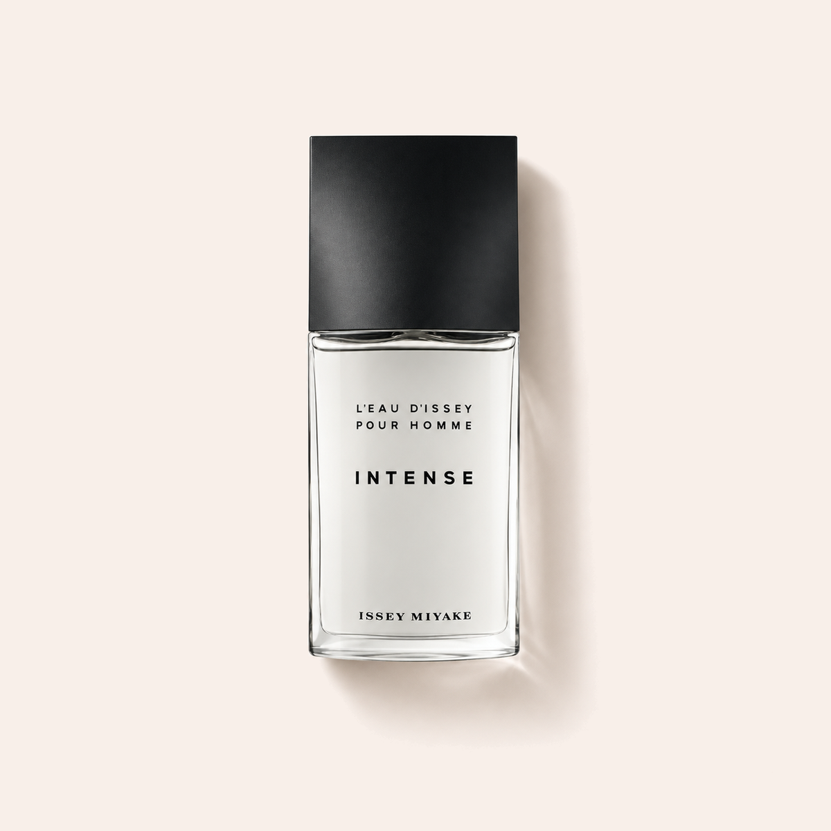 Issey Miyake L’Eau d’Issey Pour Homme Intense EDT 125 ml, flakon na světlém pozadí – MrRizz