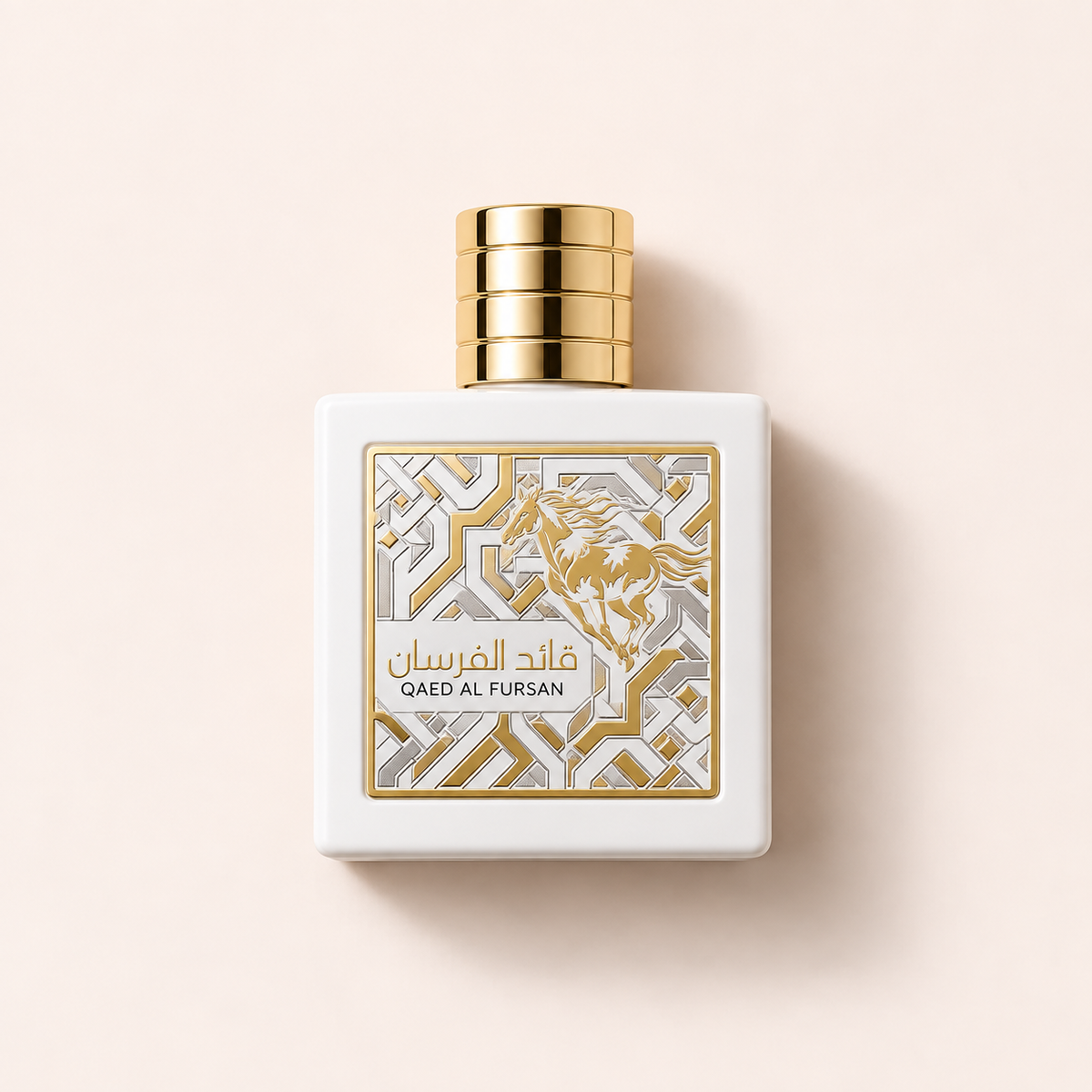 Flakon Lattafa Qaed Al Fursan Unlimited EDP 90 ml na béžovém pozadí – MrRizz