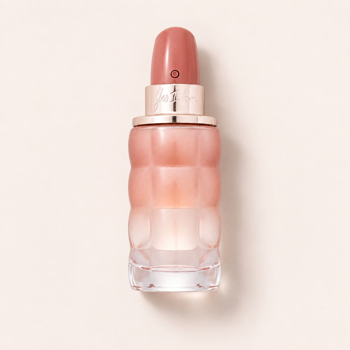 Cacharel Yes I Am Glorious 50 ml – produktová fotografie na béžovém pozadí MrRizz