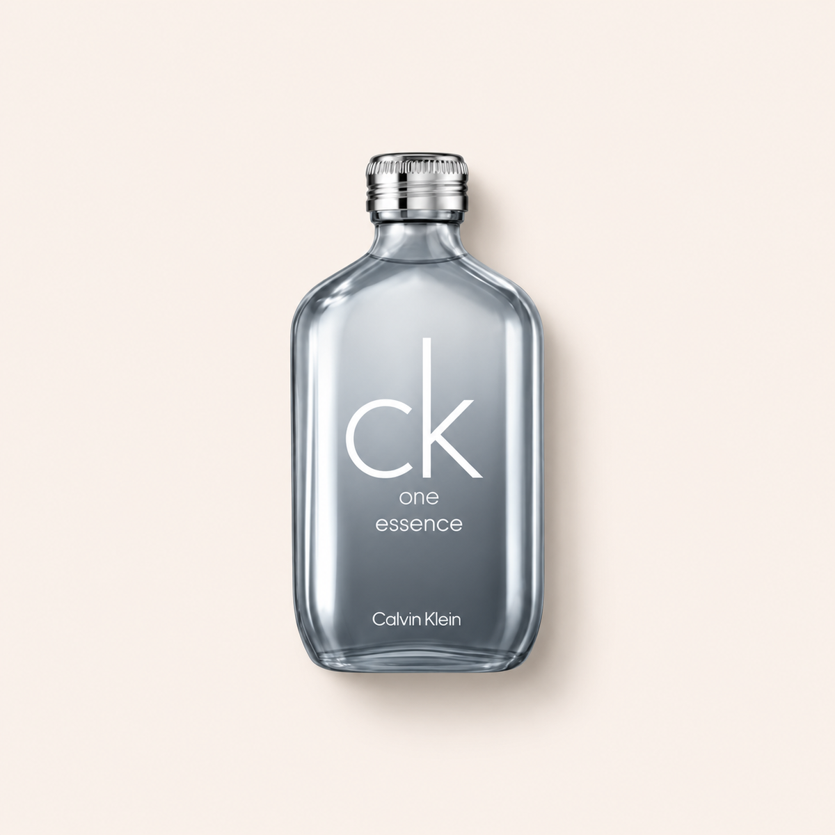 Calvin Klein CK One Essence Parfum Intense 50 ml na béžovém pozadí – MrRizz