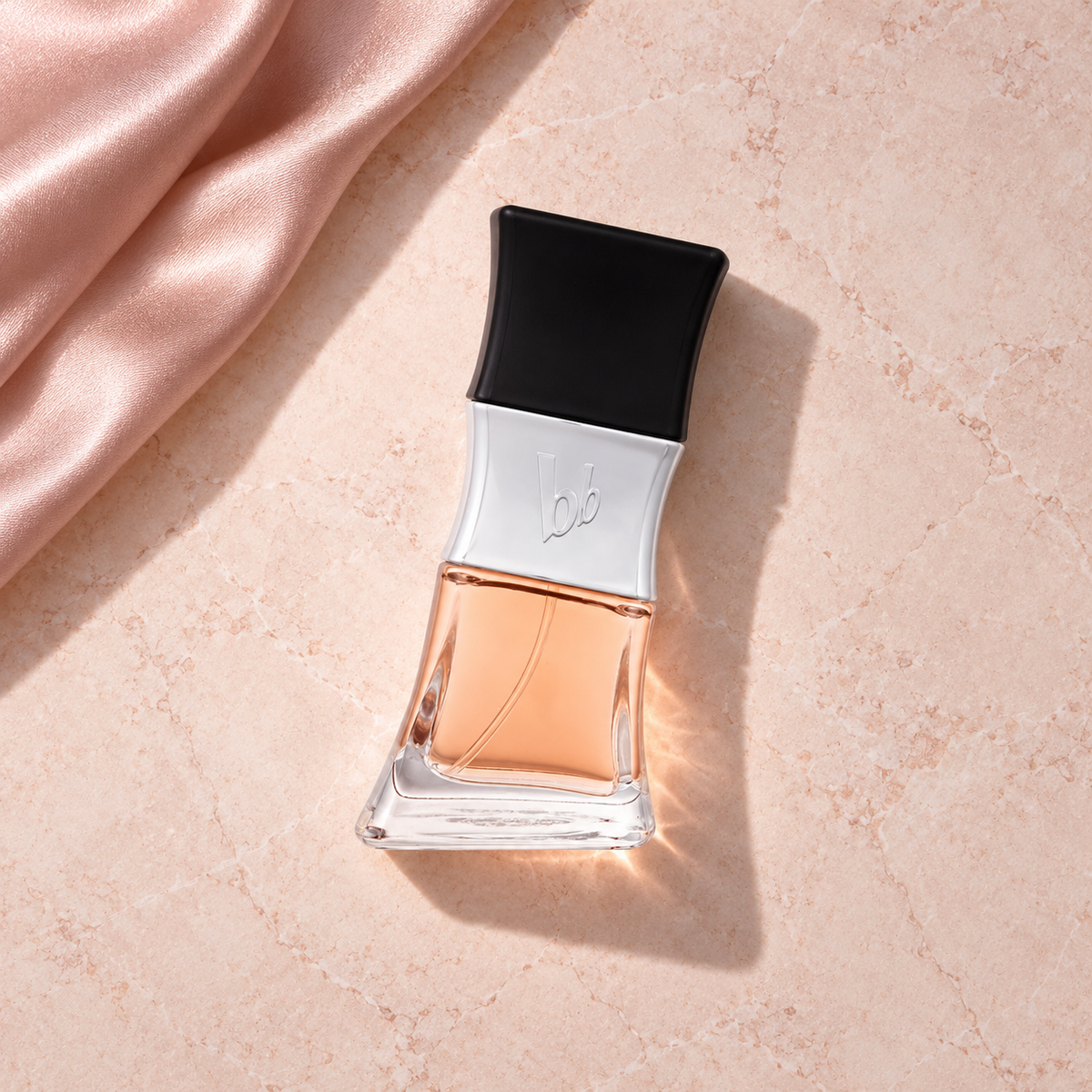 Bruno Banani Magnetic Woman EDP 30 ml – parfém v prostředí, pohled shora s bočním stínem