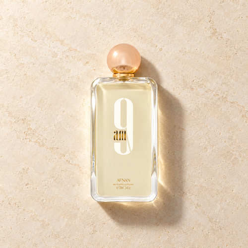 Afnan 9AM Pour Femme EDP 100 ml – parfém v prostředí, pohled shora s bočním stínem