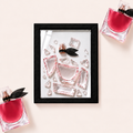 Parfemovy obraz Lancôme La Vie est Belle L'Elixir v cernem ramu - ilustracni fotografie